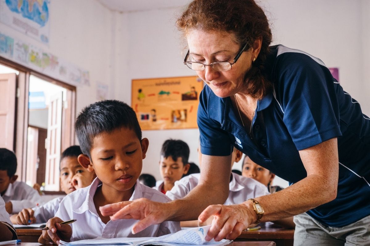 Teaching English in classroom